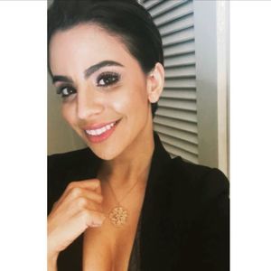 Meet your Posher, Ana